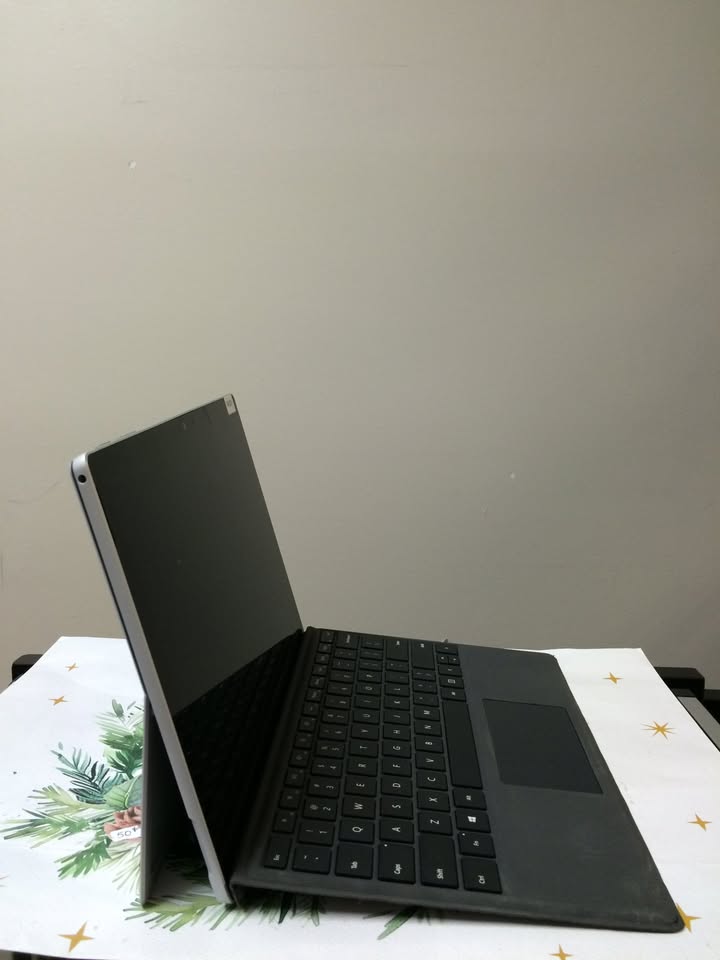C205| Microsoft Surface Pro 6 i7-8650U RAM 16G DISK 1To SSD Win 10 Touchscreen / Battery DEFECT