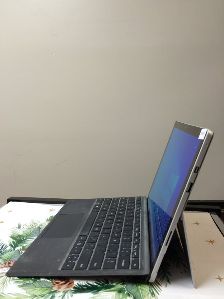 C204|Surface Pro 5 i5 7300U RAM 8G DISK 256G SSD Windows 10 Bonne batterie Touchscreen