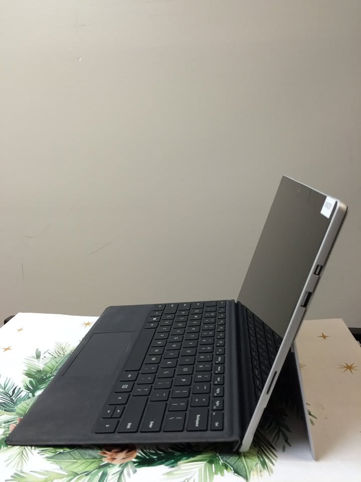C205| Microsoft Surface Pro 6 i7-8650U RAM 16G DISK 1To SSD Win 10 Touchscreen / Battery DEFECT
