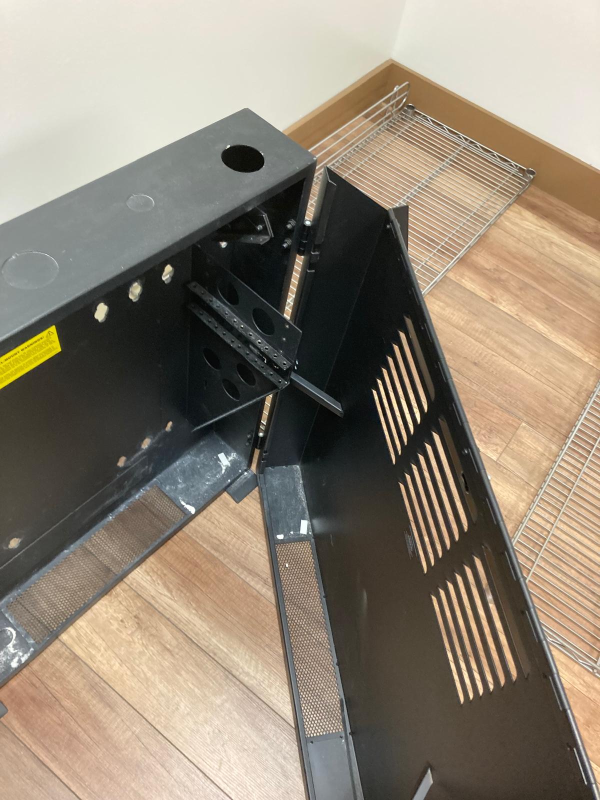 Tripp Lite Series 4U Wall Mount Low Profile Secure Rack Enclosure Cabinet Vertical - rack - 4U