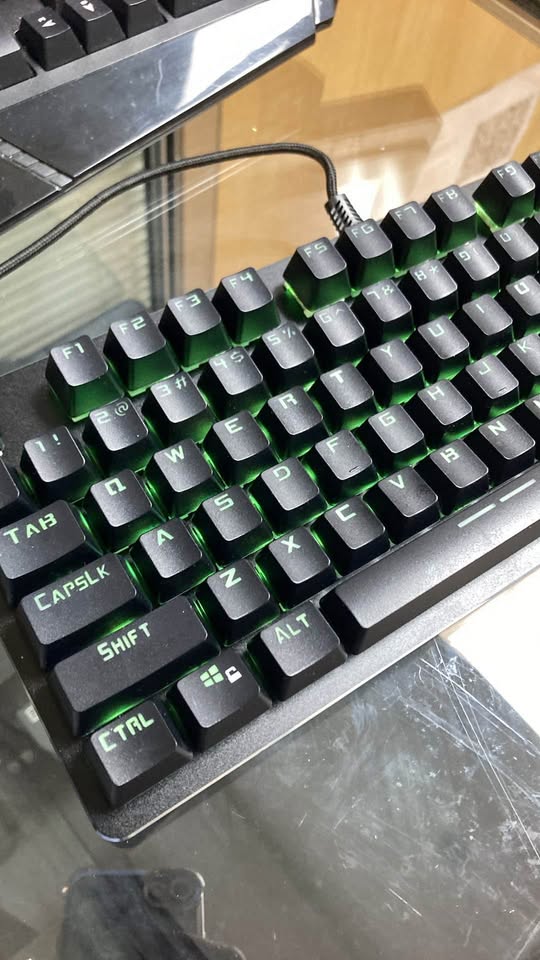 Clavier Lumineux RGB Gamer et Bureau