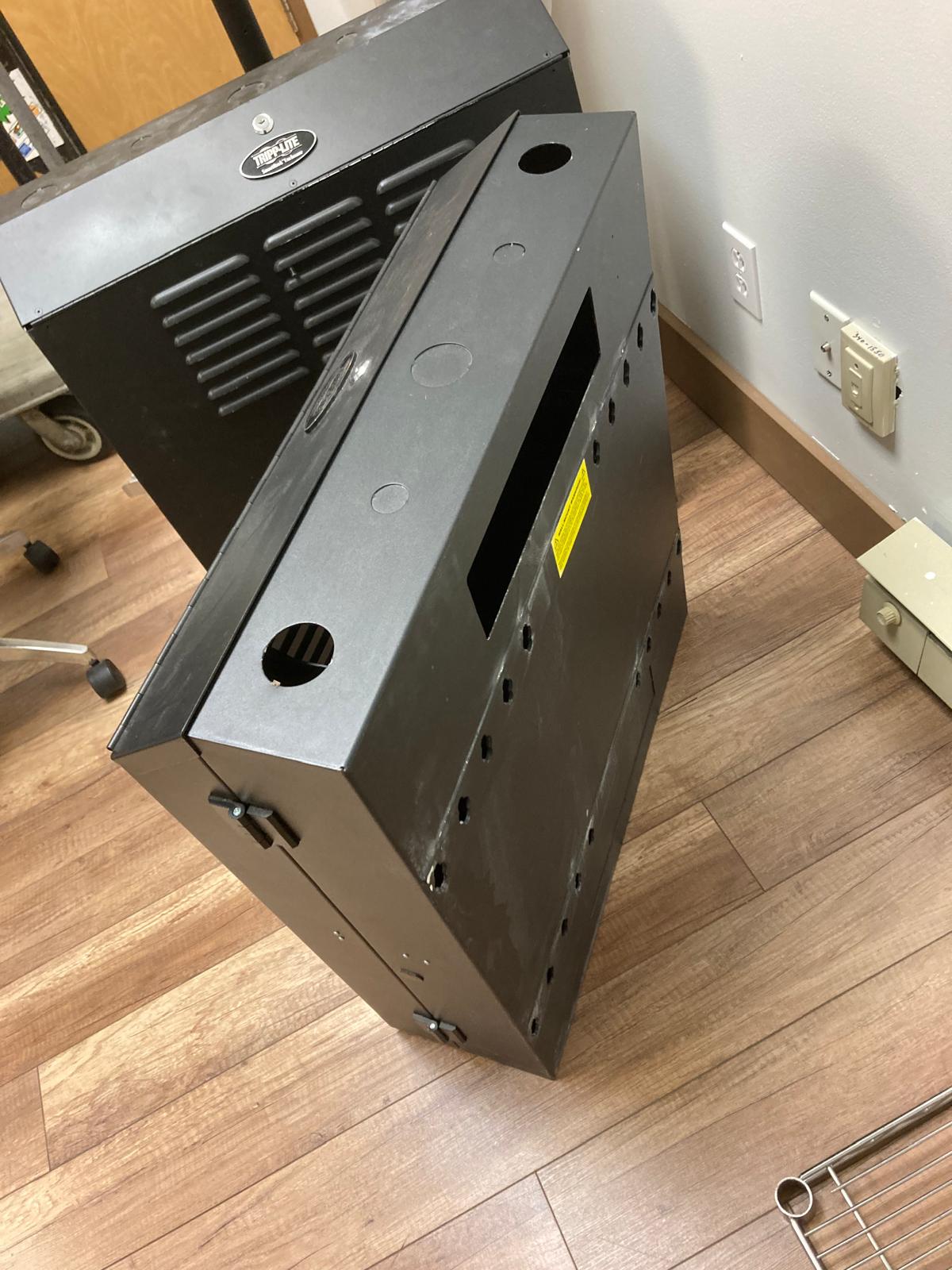 Tripp Lite Series 4U Wall Mount Low Profile Secure Rack Enclosure Cabinet Vertical - rack - 4U